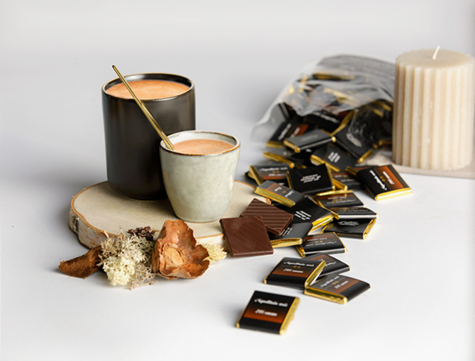 CAFE TASSE - Chocolat Napolitain - Coffret Coffee Set Extra Noir 77%